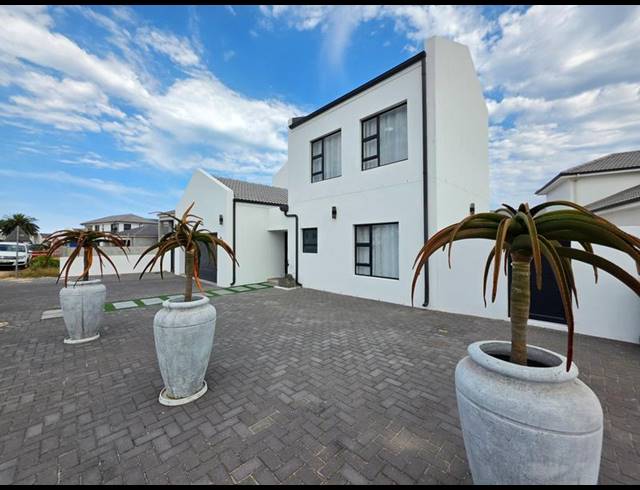 4 BEDROOM HOUSE FOR SALE IN SHELLEY POINT